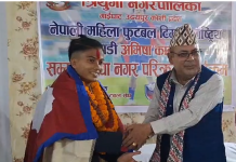 राष्ट्रिय फुटवल खेलाडी अमिशा कार्कीलाइ त्रियुगा नगरपालिकाद्धरा नगद ५० हजार सहित सम्मान