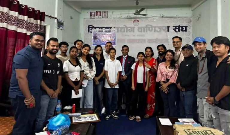 युवाको नेतृत्व विकासमा जोड दिँदै उदयपुरमा पब्लिक स्पिकिङ तालिम