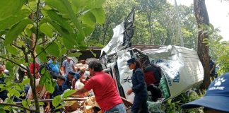 उदयपुरको अधेरीमा ट्रक र हायस ठोक्किँदा १७ जना घाइते, १० जना विराटनगर रिफर