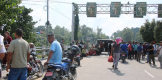 कटारीमा ईभीको ठक्करबाट एकको मृत्यु, स्थानीयद्वारा सडक अबरुद्ध